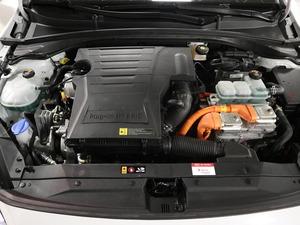 Kia Ceed 1,6 GDI Plug-In Hybrid EX SW DCT 2h pktauto Premium Pack, vm. 2020, 39 tkm (21 / 22)