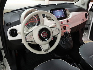 Fiat 500 1,0 70hv Hybrid MT Lounge, vm. 2021, 13 tkm (7 / 24)