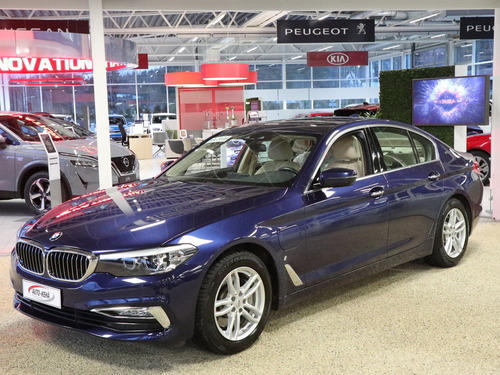 BMW 530 G30 Sedan 530e A iPerformance Launch Edition - Tähän autoon rahoituskorko 1% + kulut.  KYSY !, vm. 2017, 71 tkm (1 / 23)